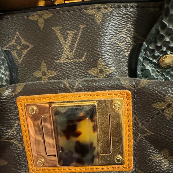 Rare & Limited Edition Monogram Etoile Exotique Tote GM - Picture 7 of 13